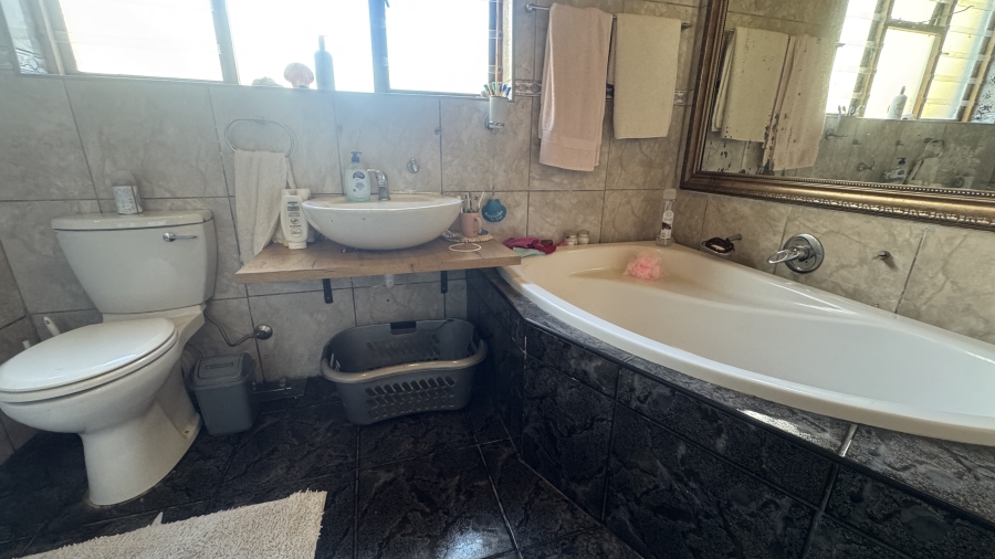 4 Bedroom Property for Sale in Darling Western Cape